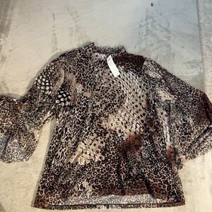 Chico women’s top size 2 new